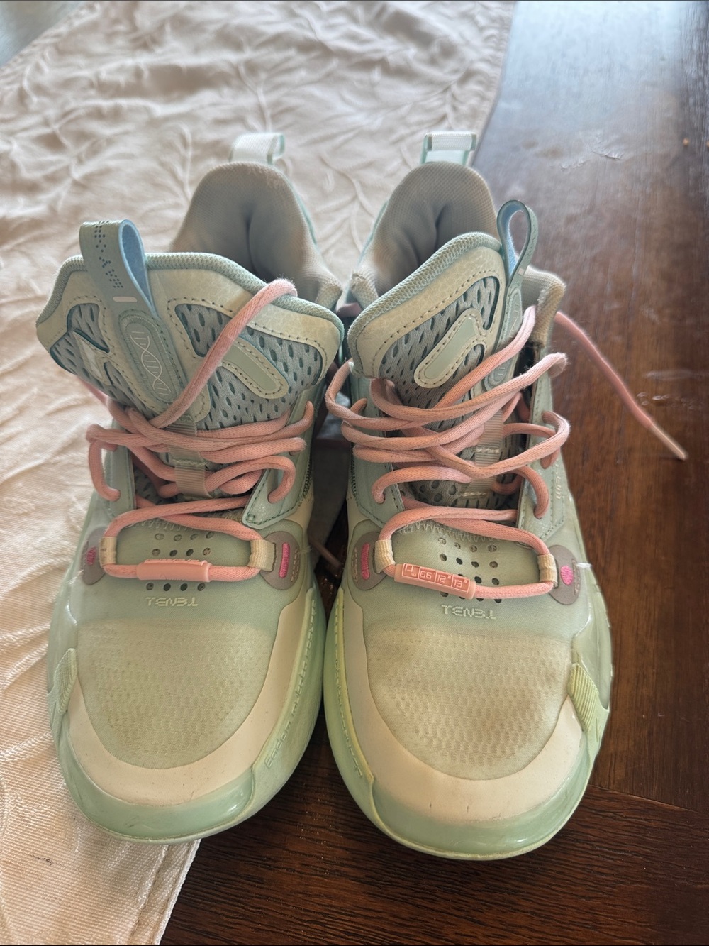 Way of wades 10 size men’s 8 mint color